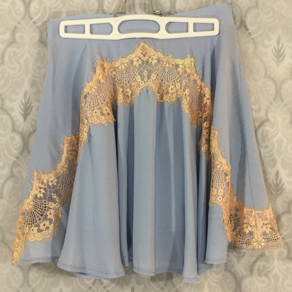 NWOT English Rose Lace Applique Mini Skirt - Picture 6 of 6